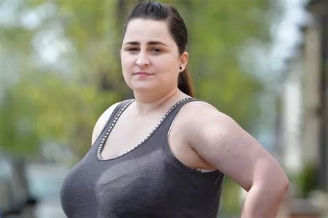 big tits teens|Teen with 34L breasts fundraising for reduction after Big Boob。